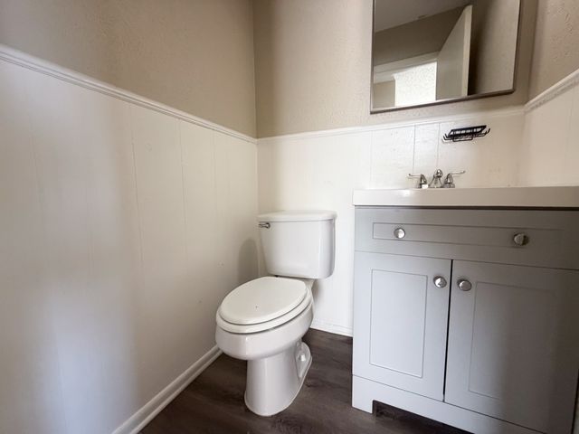 101 W Latimer Street B, Ennis, TX 75119