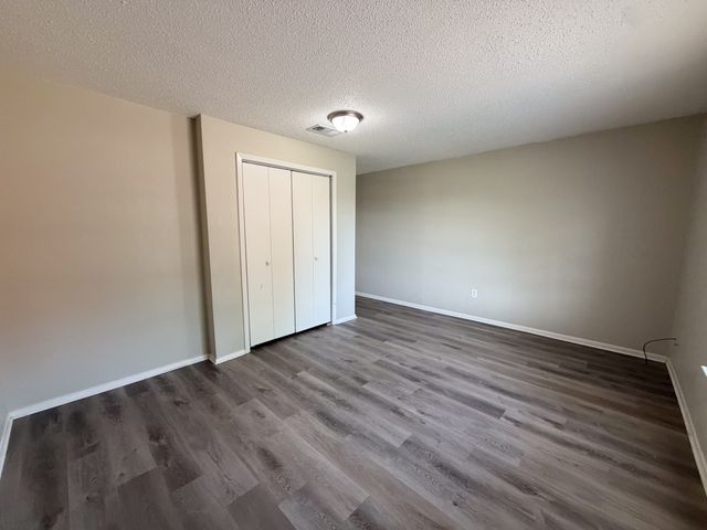 101 W Latimer Street B, Ennis, TX 75119