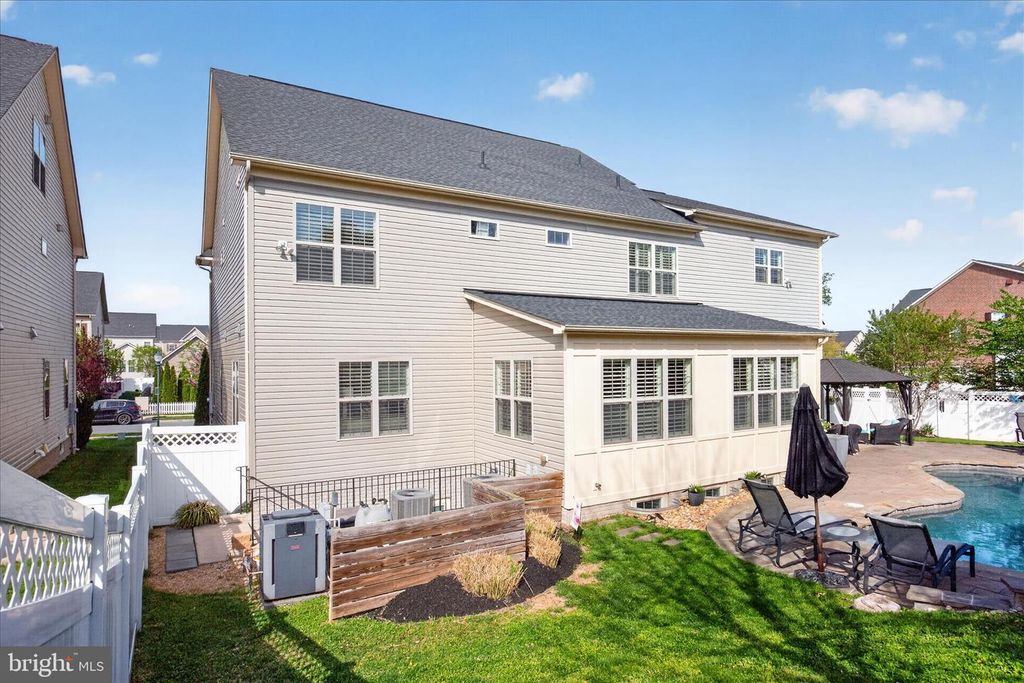 Image 102 of property listing at 22109 WINDING WOODS WAY, Clarksburg, MD 20871