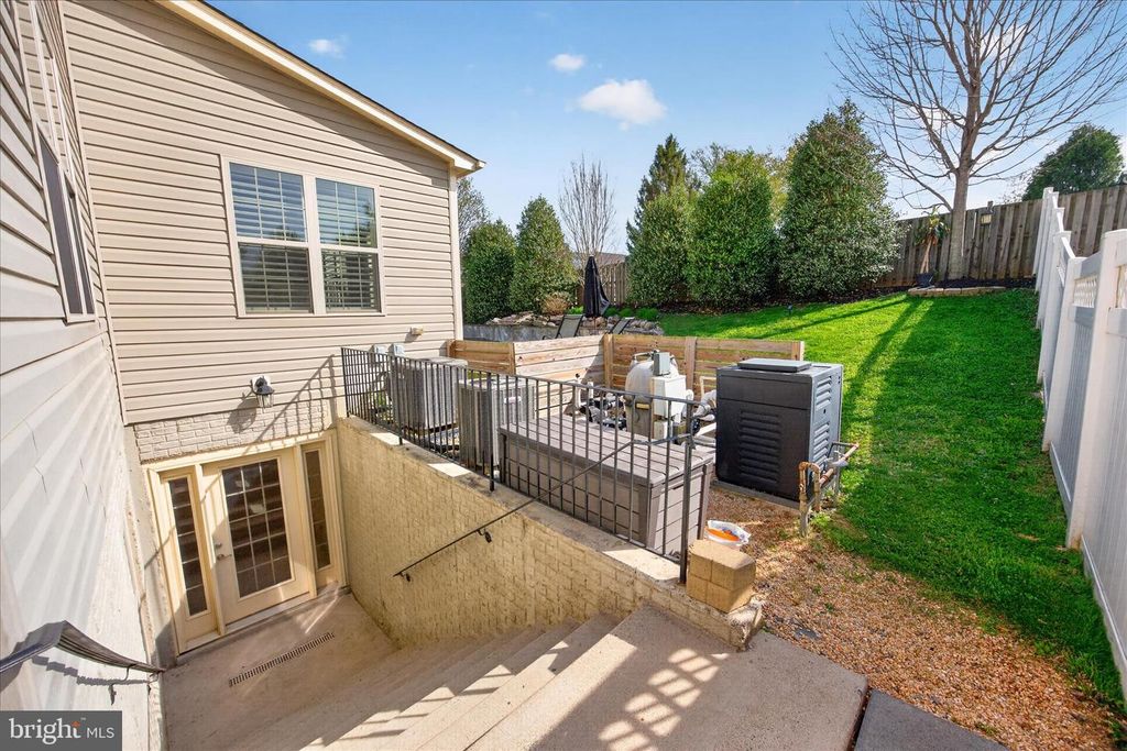 Image 103 of property listing at 22109 WINDING WOODS WAY, Clarksburg, MD 20871