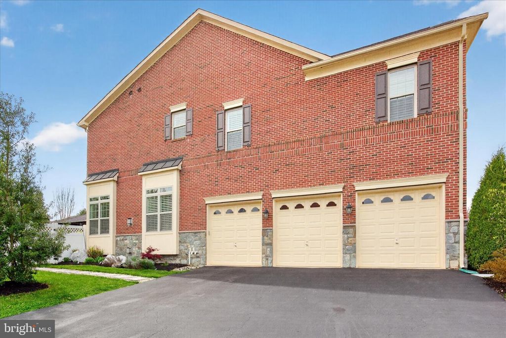 Image 110 of property listing at 22109 WINDING WOODS WAY, Clarksburg, MD 20871