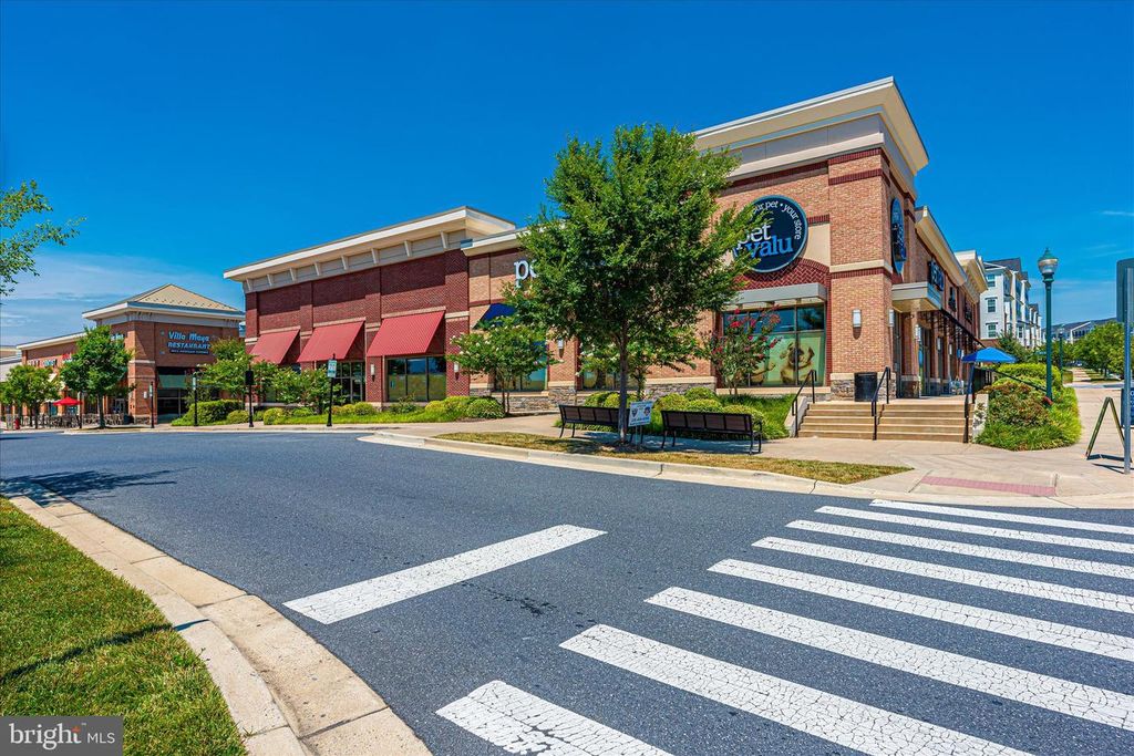 Image 131 of property listing at 22109 WINDING WOODS WAY, Clarksburg, MD 20871