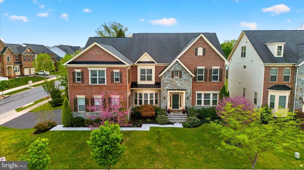 Image 3 of property listing at 22109 WINDING WOODS WAY, Clarksburg, MD 20871