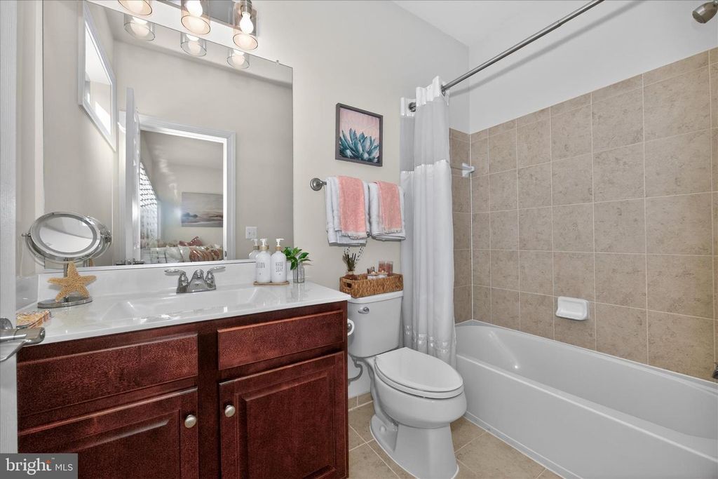 Image 77 of property listing at 22109 WINDING WOODS WAY, Clarksburg, MD 20871