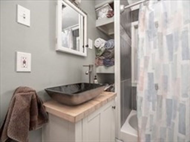 22 Warner St 1, Blackstone, MA 01504