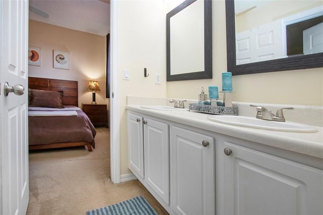 5711 BENTGRASS DRIVE 19-202, Sarasota, FL 34235