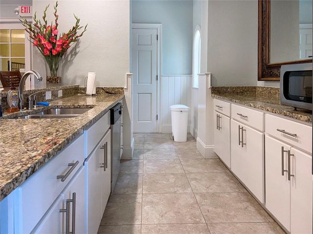 5711 BENTGRASS DRIVE 19-202, Sarasota, FL 34235