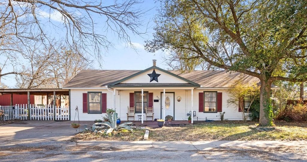 600 Pridmore Street, Kaufman, TX 75142