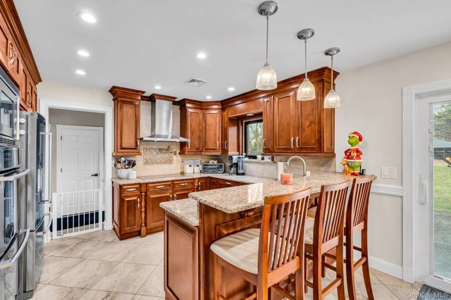 124 Spence Avenue, Holtsville, NY 11742