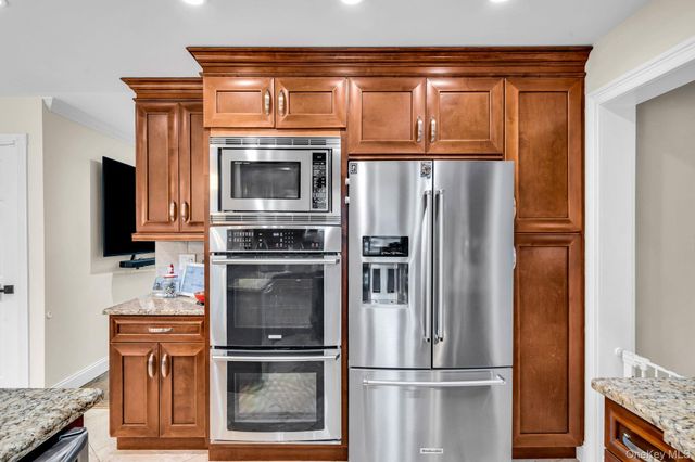 124 Spence Avenue, Holtsville, NY 11742