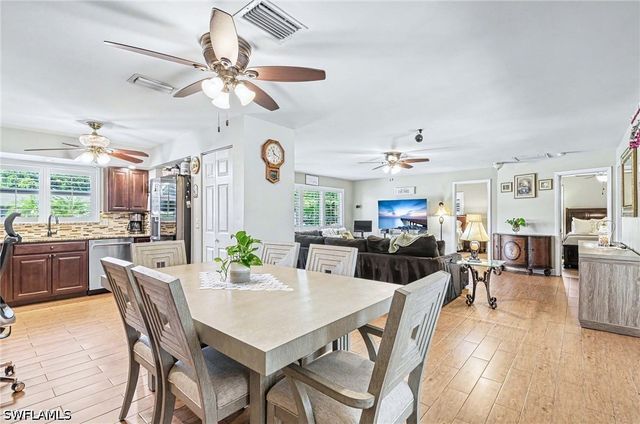 20 Maui CIR 20, Naples, FL 34112