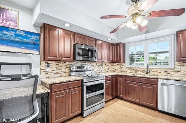 20 Maui CIR 20, Naples, FL 34112
