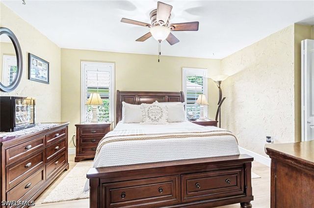 20 Maui CIR 20, Naples, FL 34112