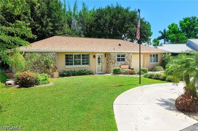 20 Maui CIR 20, Naples, FL 34112