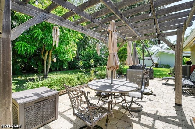 20 Maui CIR 20, Naples, FL 34112