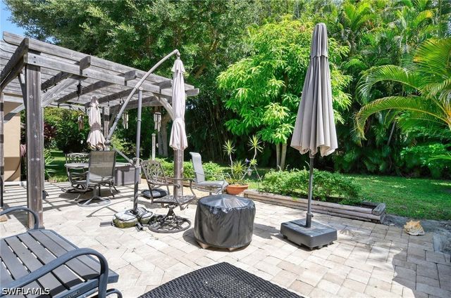 20 Maui CIR 20, Naples, FL 34112