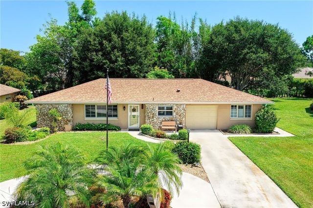20 Maui CIR 20, Naples, FL 34112