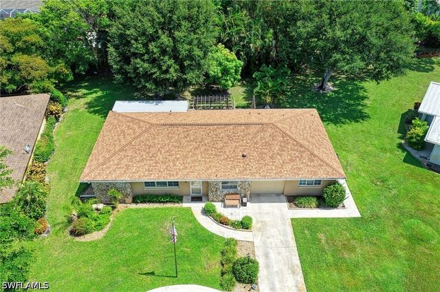 20 Maui CIR 20, Naples, FL 34112