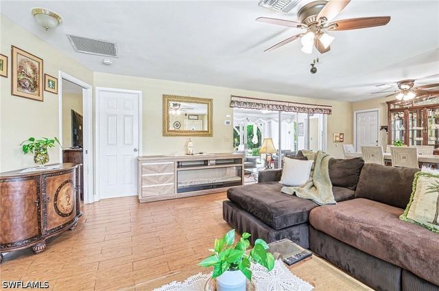 20 Maui CIR 20, Naples, FL 34112