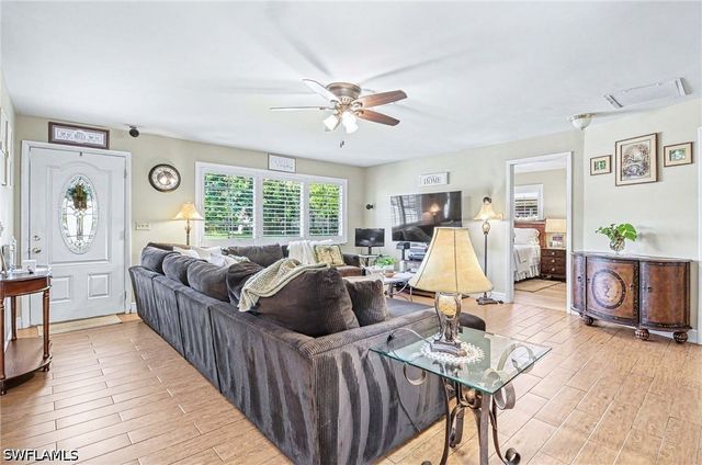 20 Maui CIR 20, Naples, FL 34112