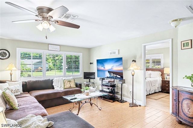 20 Maui CIR 20, Naples, FL 34112