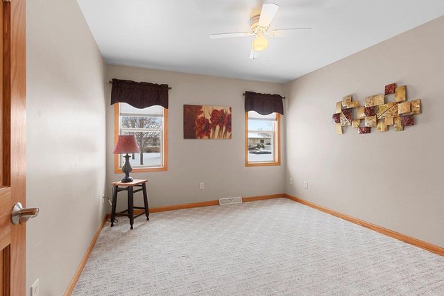 1602 MEADOWS LANE, Luxemburg, WI 54217