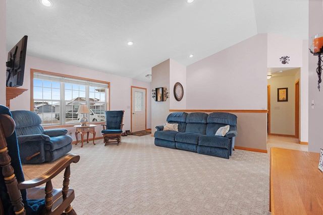 1602 MEADOWS LANE, Luxemburg, WI 54217