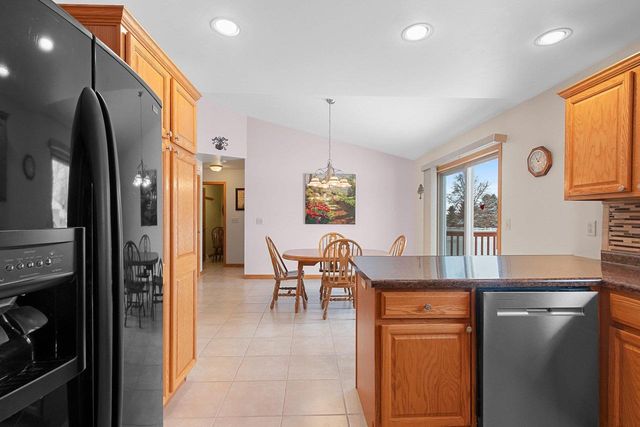 1602 MEADOWS LANE, Luxemburg, WI 54217