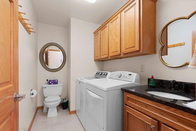 1602 MEADOWS LANE, Luxemburg, WI 54217