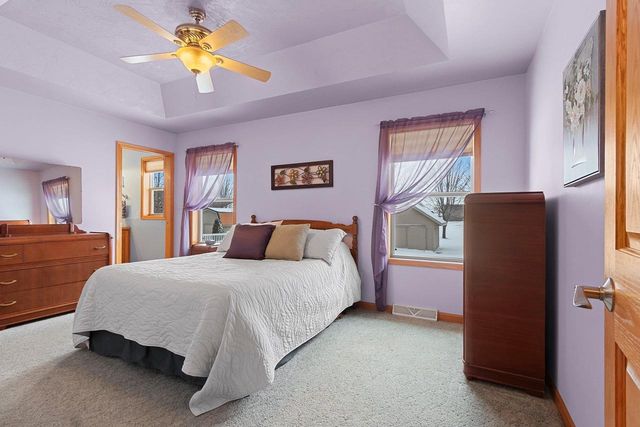 1602 MEADOWS LANE, Luxemburg, WI 54217