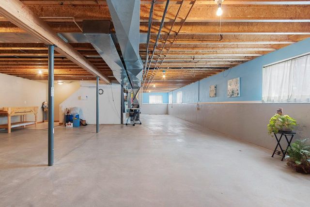 1602 MEADOWS LANE, Luxemburg, WI 54217