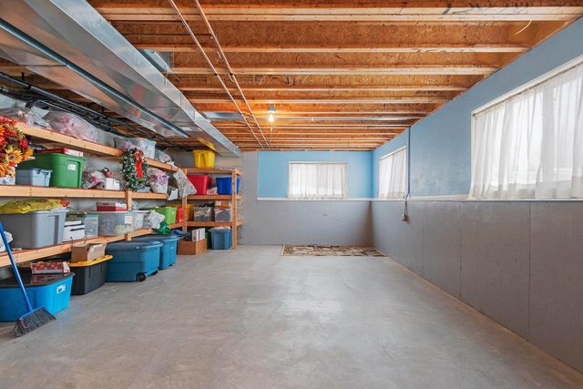 1602 MEADOWS LANE, Luxemburg, WI 54217