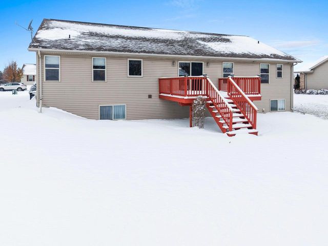 1602 MEADOWS LANE, Luxemburg, WI 54217