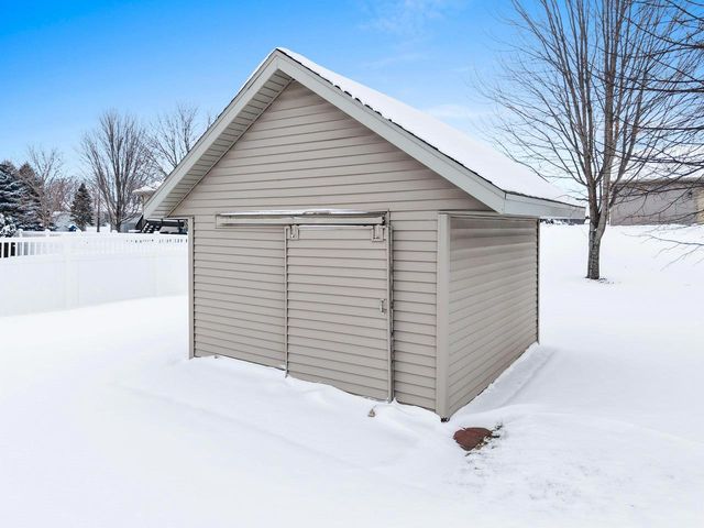 1602 MEADOWS LANE, Luxemburg, WI 54217