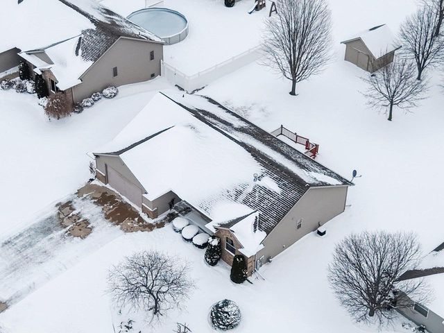 1602 MEADOWS LANE, Luxemburg, WI 54217