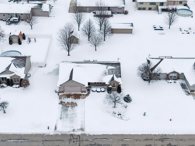 1602 MEADOWS LANE, Luxemburg, WI 54217