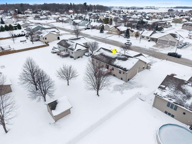 1602 MEADOWS LANE, Luxemburg, WI 54217