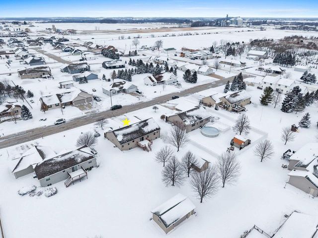 1602 MEADOWS LANE, Luxemburg, WI 54217