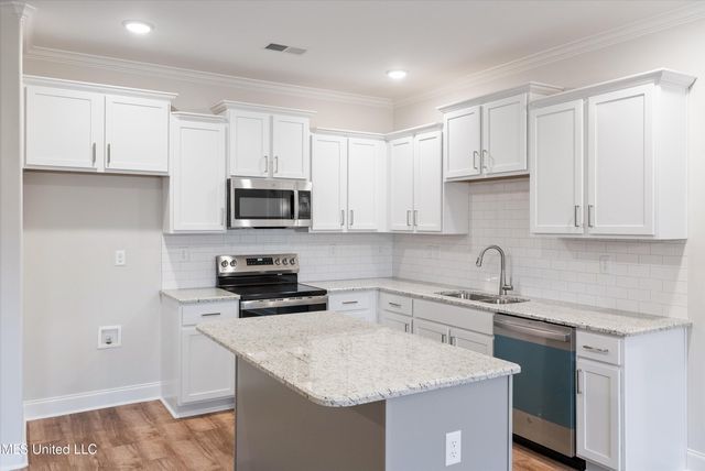 1734 Winningham Drive, Hernando, MS 38632