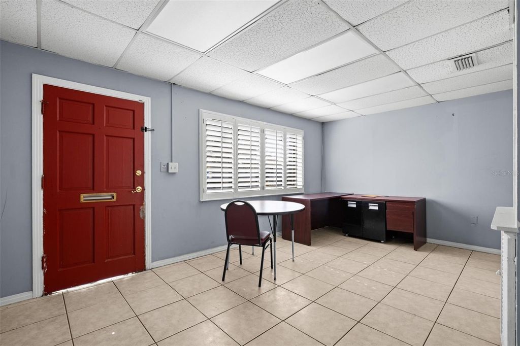 Image 19 of property listing at 110 N LINCOLN AVENUE, Tampa, FL 33609