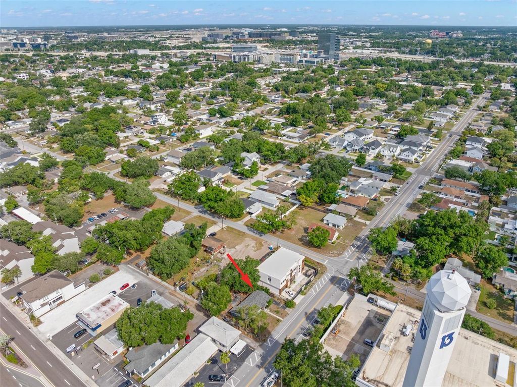 Image 30 of property listing at 110 N LINCOLN AVENUE, Tampa, FL 33609