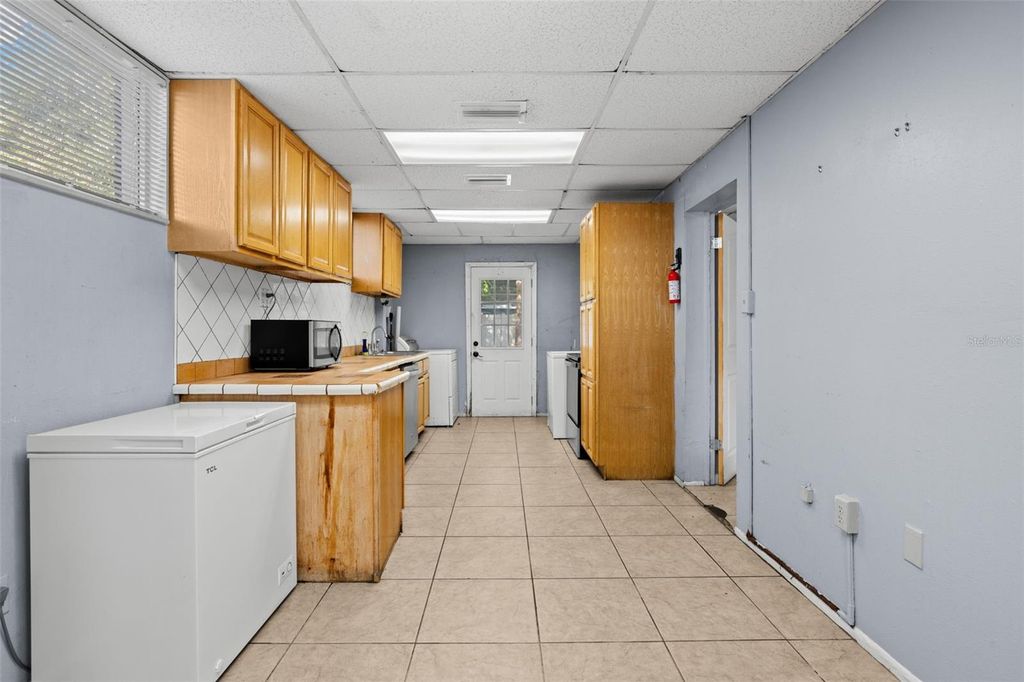 Image 10 of property listing at 110 N LINCOLN AVENUE, Tampa, FL 33609