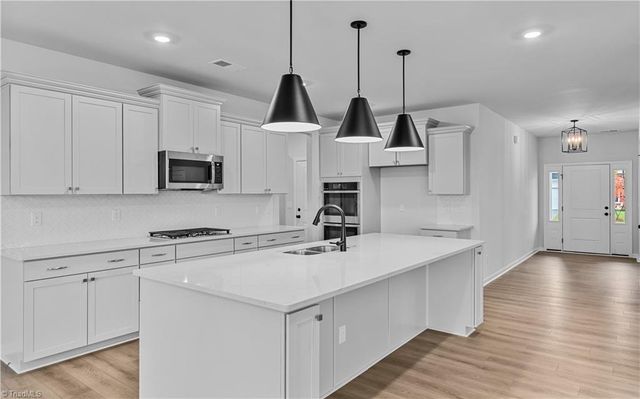 413 Yarrow Drive, Lexington, NC 27295