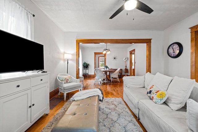 935 W 8TH AVENUE, Oshkosh, WI 54902