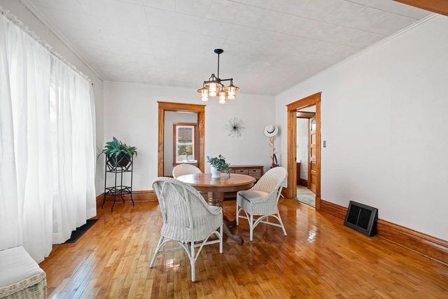 935 W 8TH AVENUE, Oshkosh, WI 54902