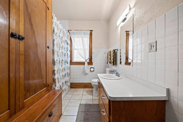 935 W 8TH AVENUE, Oshkosh, WI 54902