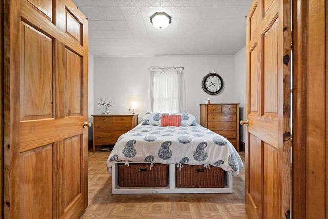 935 W 8TH AVENUE, Oshkosh, WI 54902