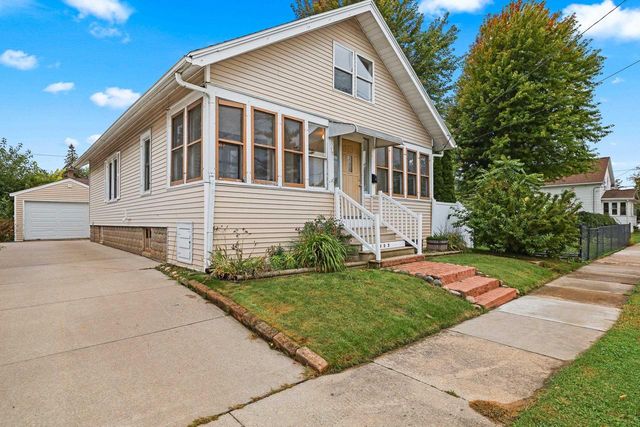 935 W 8TH AVENUE, Oshkosh, WI 54902