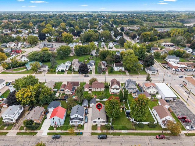 935 W 8TH AVENUE, Oshkosh, WI 54902