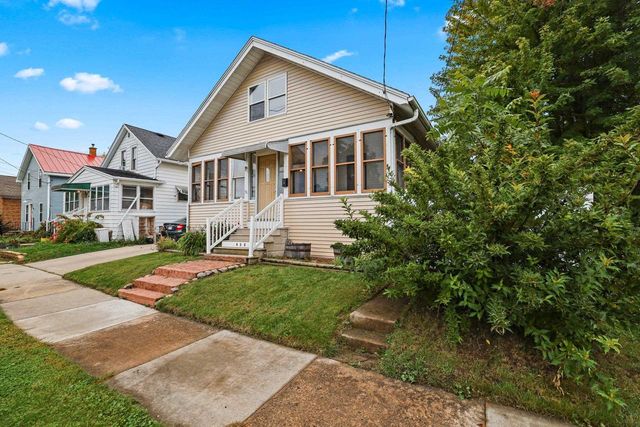 935 W 8TH AVENUE, Oshkosh, WI 54902